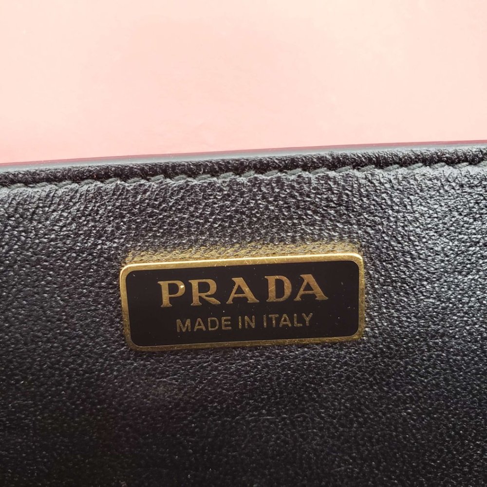 100% Authentic Prada Cahier Leather Red Shoulder Bag - Picture 13 of 14